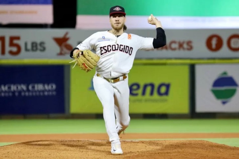 Los Leones blanquean a las Estrellas y empatan en segundo con el Licey