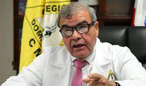 Gobierno y Colegio M&eacute;dico llegan a un acuerdo con relaci&oacute;n a demandas del gremio