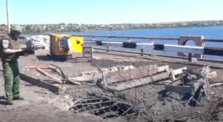 Ucrania bombardea un paso de civiles en Jers&oacute;n; varios muertos