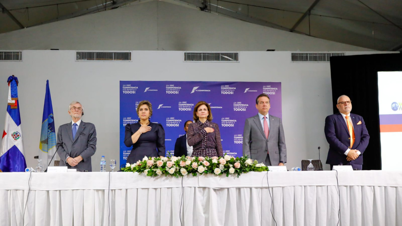 Raquel Pe&ntilde;a asiste a la revelaci&oacute;n de resultados de ex&aacute;menes inter pares sobre Derecho y Pol&iacute;tica de Competencia