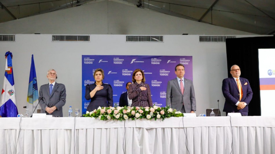 Raquel Pe&ntilde;a asiste a la revelaci&oacute;n de resultados de ex&aacute;menes inter pares sobre Derecho y Pol&iacute;tica de Competencia