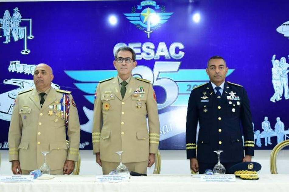 CESAC otorga Orden del Mérito a la Seguridad de la Aviación Civil