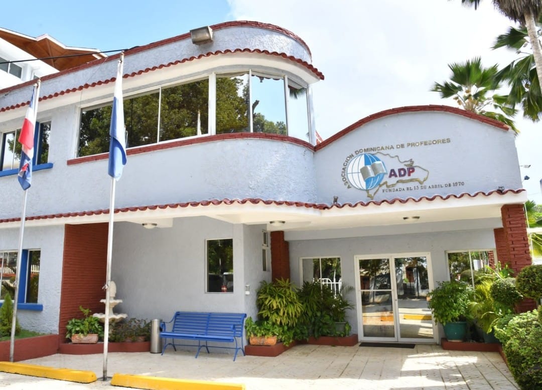 ADP espera solo sea en Gaspar Hern&aacute;ndez que n&oacute;mina Educaci&oacute;n est&eacute; abultada; acusa a Fulcar de caos educativo