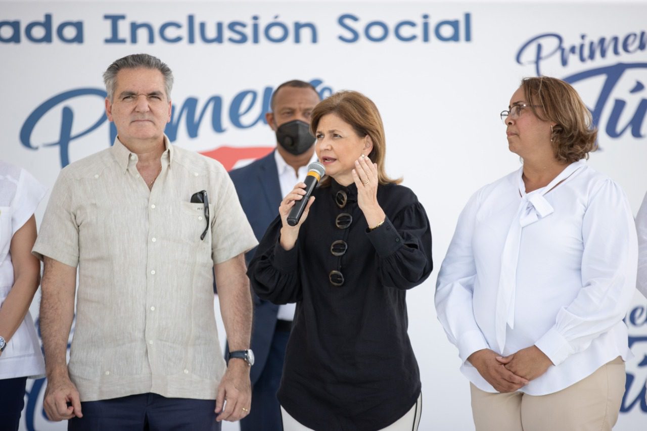 Vicepresidenta asegura jornadas de inclusi&oacute;n social "Primero T&uacute;" dignifican a las familias y mejoran la calidad de vida