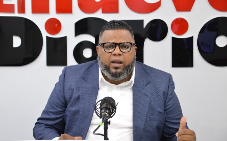 Comunicador pide a alcalde de Boca Chica &ldquo;hacer su trabajo y no dejar perder playa de los capitale&ntilde;os&rdquo;