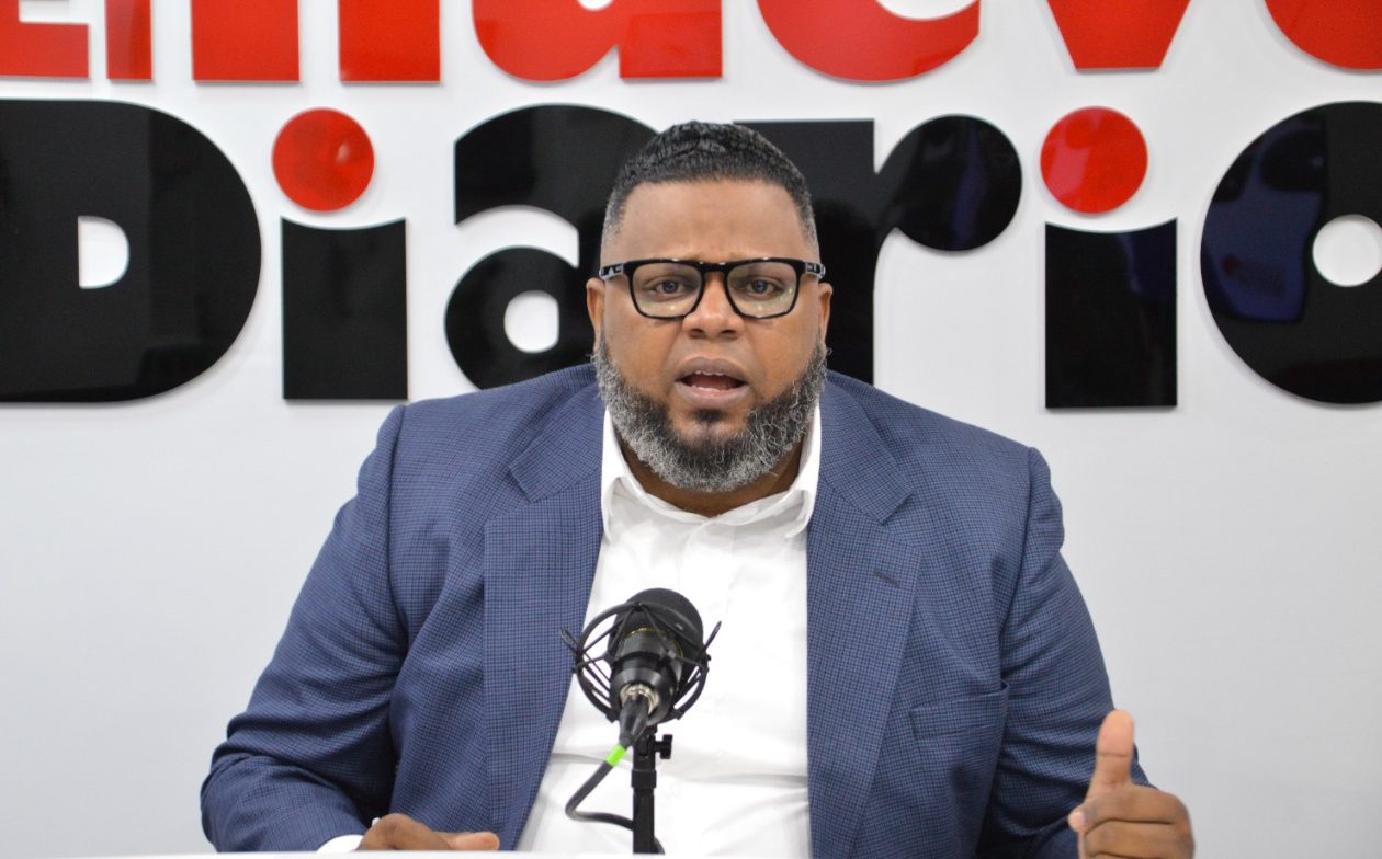 Comunicador pide a alcalde de Boca Chica &ldquo;hacer su trabajo y no dejar perder playa de los capitale&ntilde;os&rdquo;