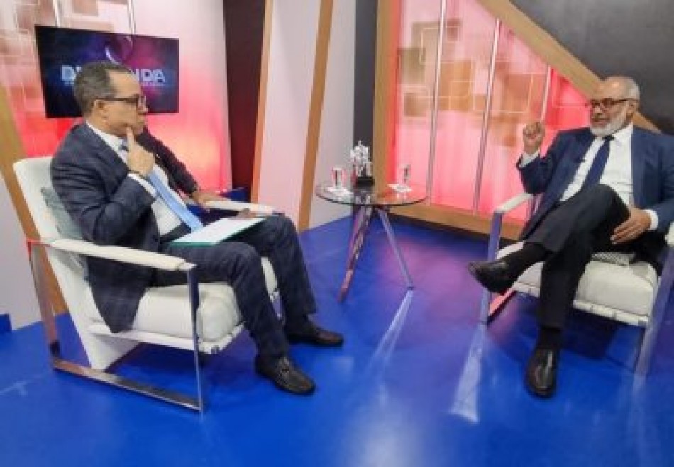 Persio Maldonado: Un presidente no tiene que hablar cada vez que alguien le coloca un micr&oacute;fono en la boca.