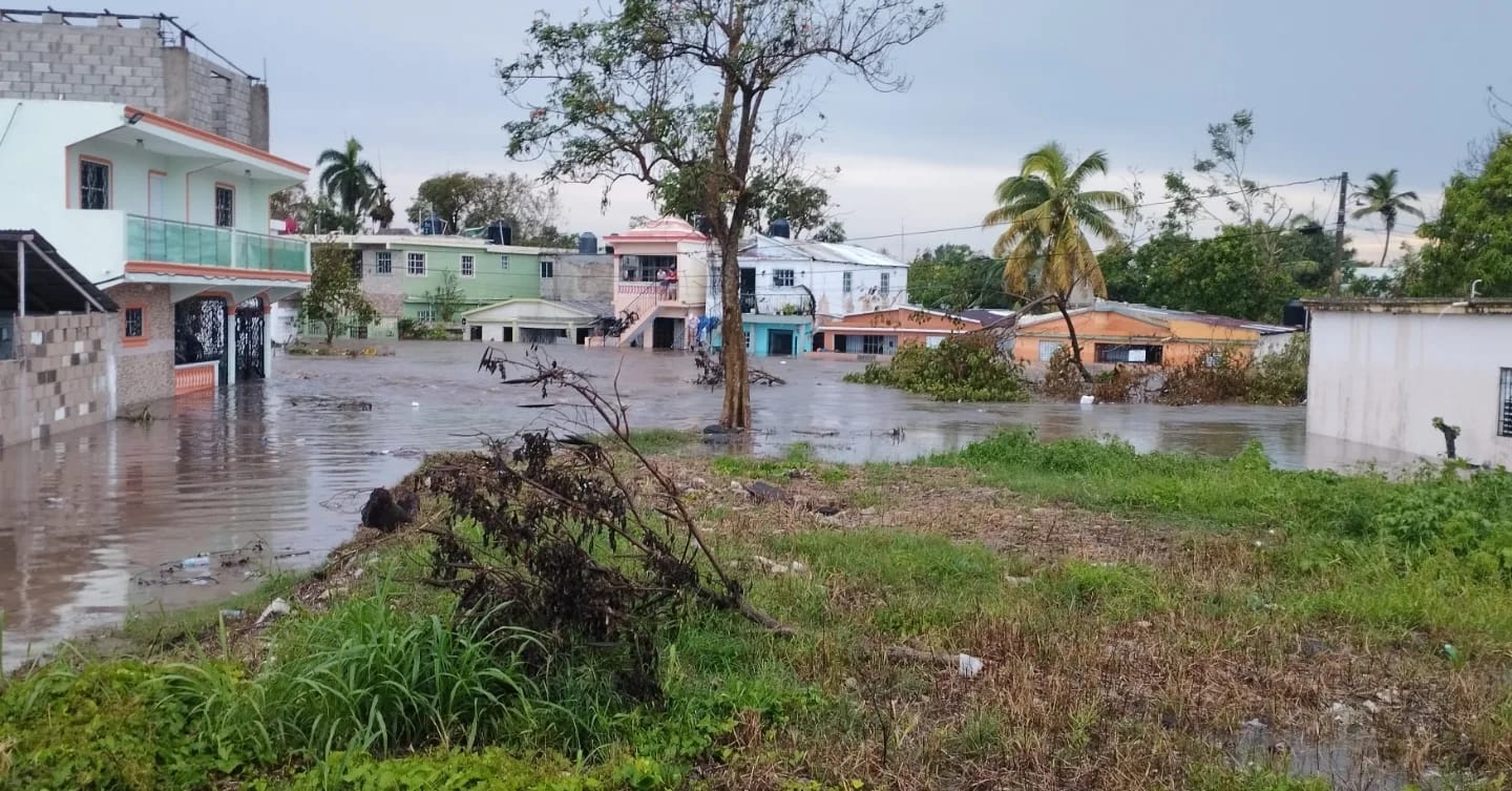 Lluvias causan da&ntilde;os entre las zonas de Santiago