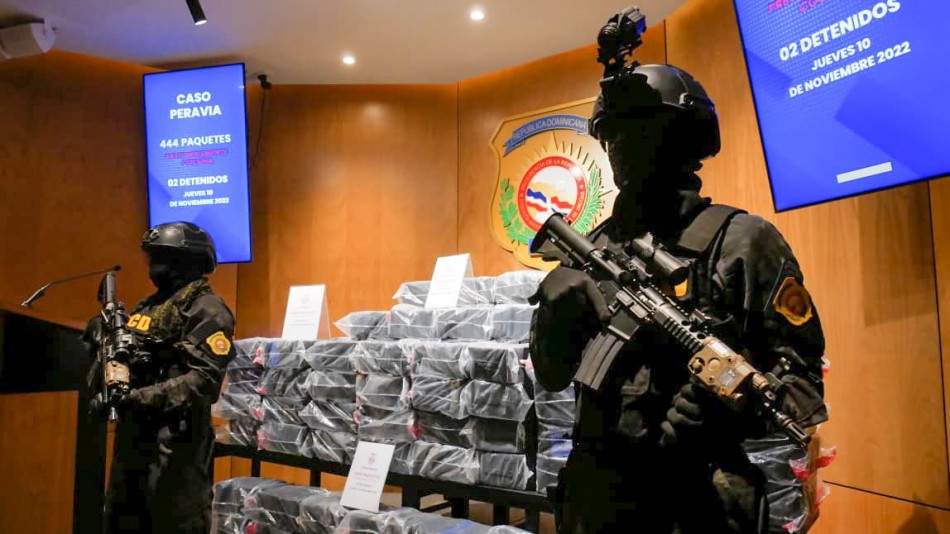 Ocupan 444 paquetes de coca&iacute;na en una lancha