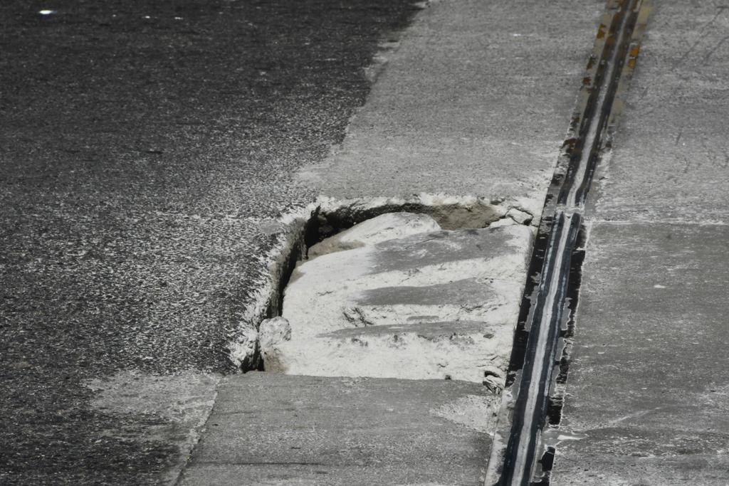 Usuarios reportan deterioro en el puente Duarte pese a pocas semanas de su reparaci&oacute;n