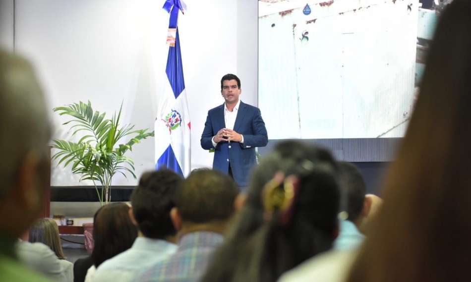 Arnaud empieza el recorrido por EU para exponer sobre gesti&oacute;n del agua