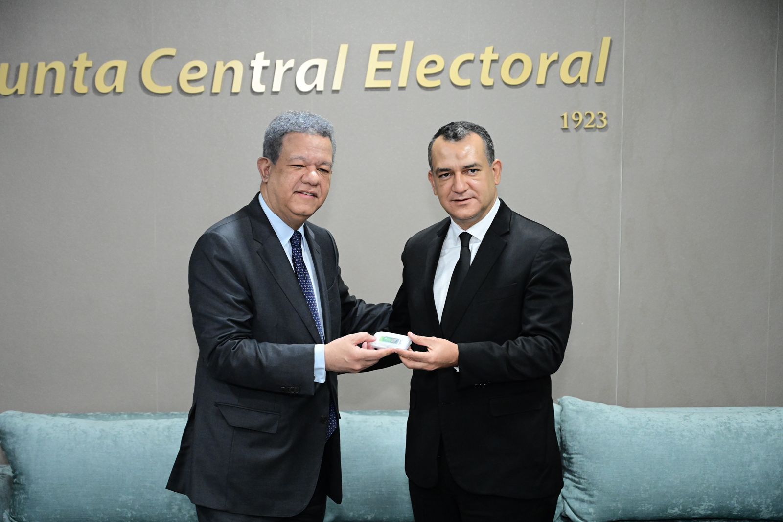 Leonel hace sugerencias a JCE para mejorar la transparencia de pr&oacute;ximas elecciones