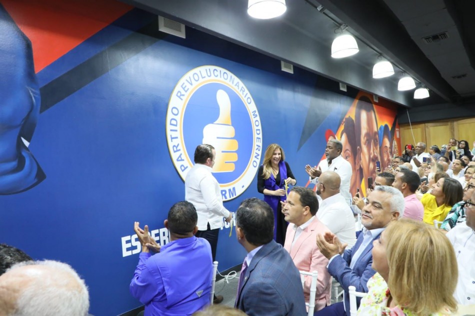 PRM inaugura nueva Casa Nacional con homenaje a Peña Gómez