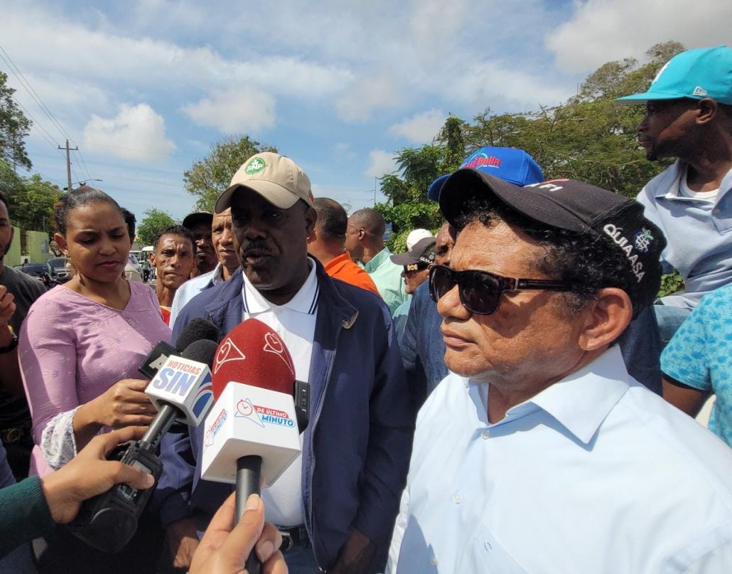 Productores de cebolla protestan por el pago de m&aacute;s RD$200 millones