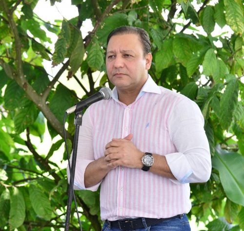 Abel Mart&iacute;nez se solidariza con familiares de v&iacute;ctimas accidente