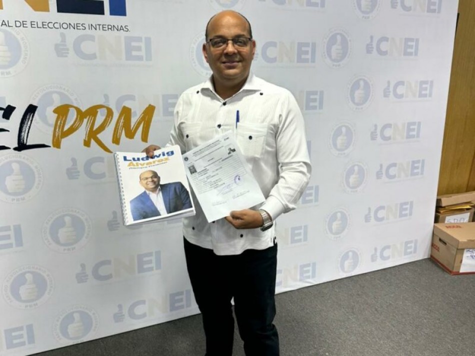 Ludwig Álvarez inscribe candidatura a diputado por circunscripción 3 de SDE