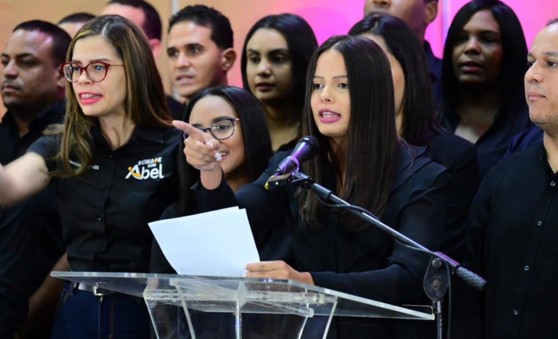 J&oacute;venes con Abel declaran luto nacional por abandono del Gobierno