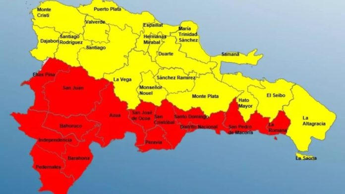 Autoridades establecen 14 provincias en alerta roja y 18 en amarilla ante el paso de Franklin
