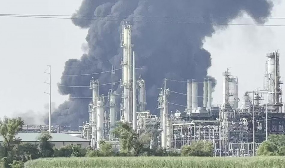 Fuga química e incendio reportados en la refinería Marathon Petroleum en Garyville; orden de evacuación emitida