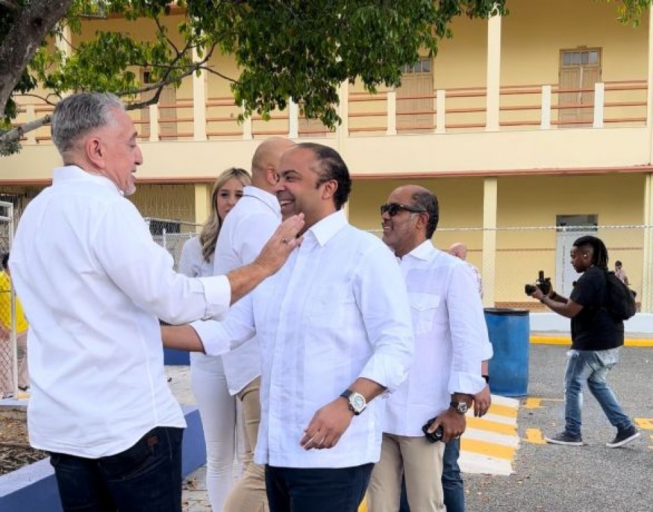 Samuel Pereyra Rojas llega a votar al Colegio De La Salle