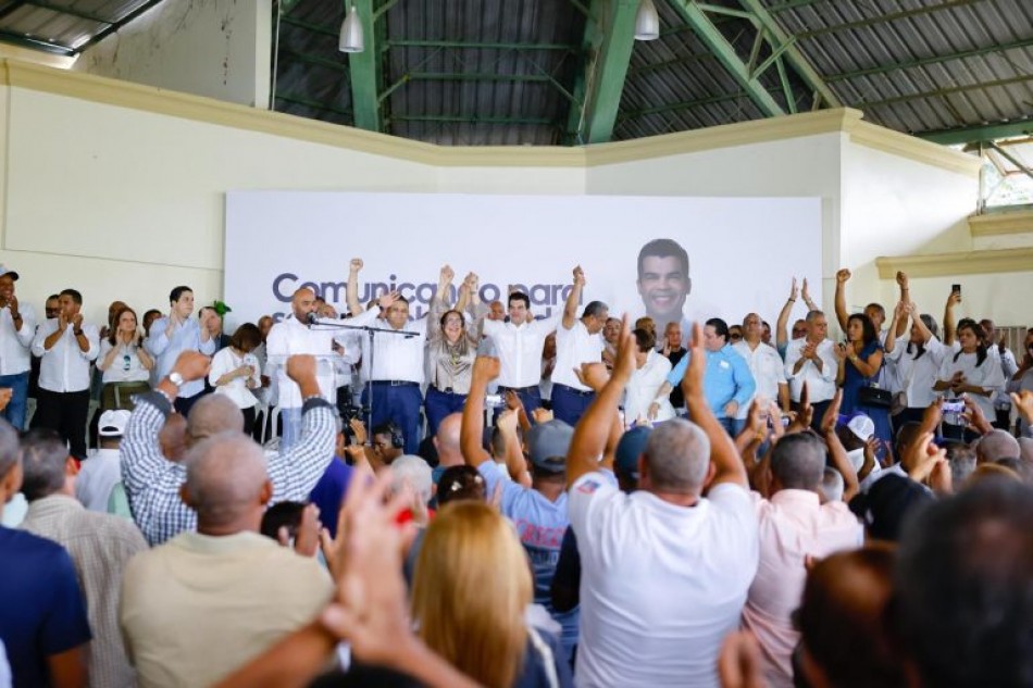 Wellington Arnaud proclama a Luis Abinader como pr&oacute;ximo presidente del PRM a partir del 2026