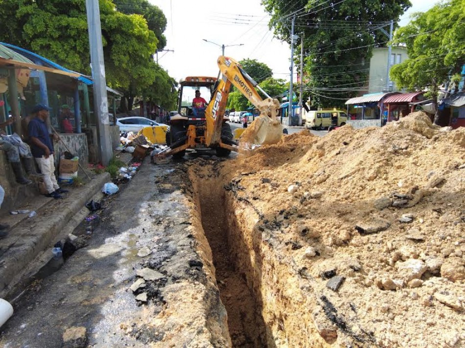 CAASD trabaja en ampliación del sistema de alcantarillado en barrios del DN