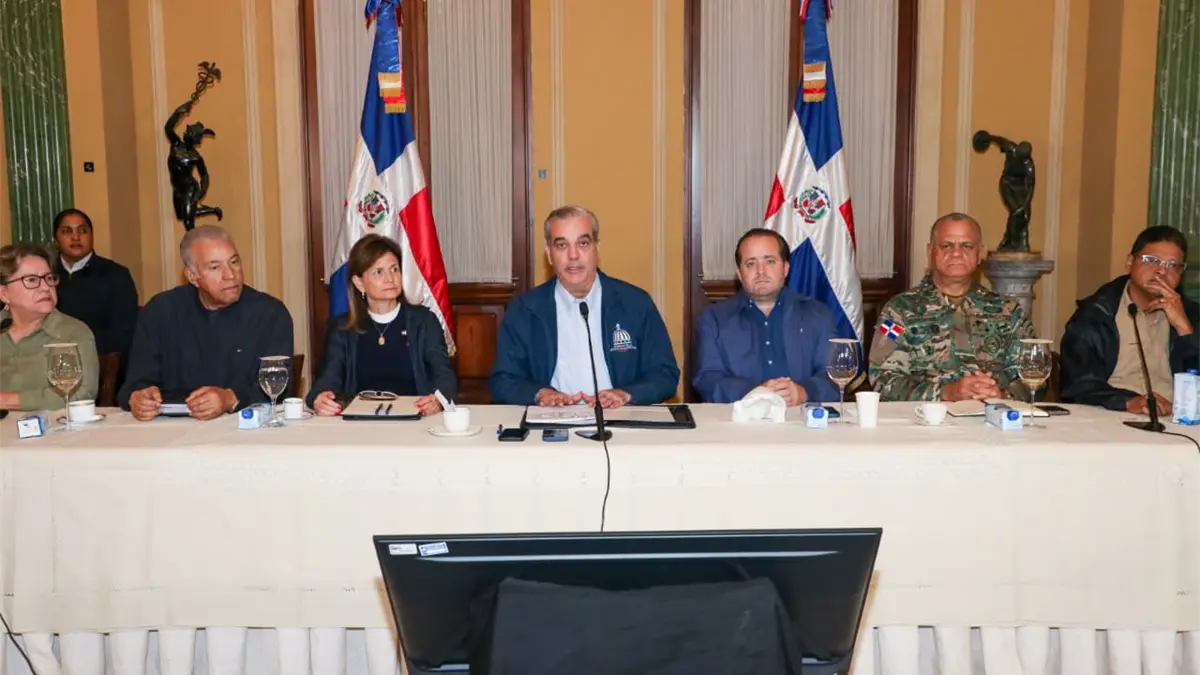 Abinader encabezar&aacute; esta tarde reuni&oacute;n con organismos de emergencia por paso de hurac&aacute;n Melissa