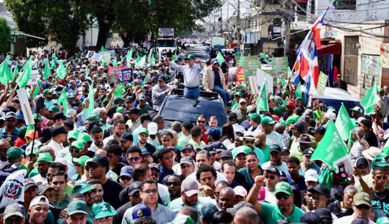 Cientos marchan junto a Fuerza del Pueblo en protesta ante el alto costo de vida