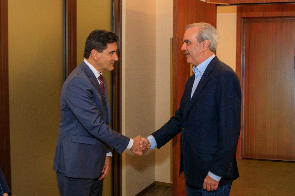 Luis Abinader impulsa la visi&oacute;n de Rep&uacute;blica Dominicana en la Cumbre Mundial de Gobiernos 2026 en Dub&aacute;i