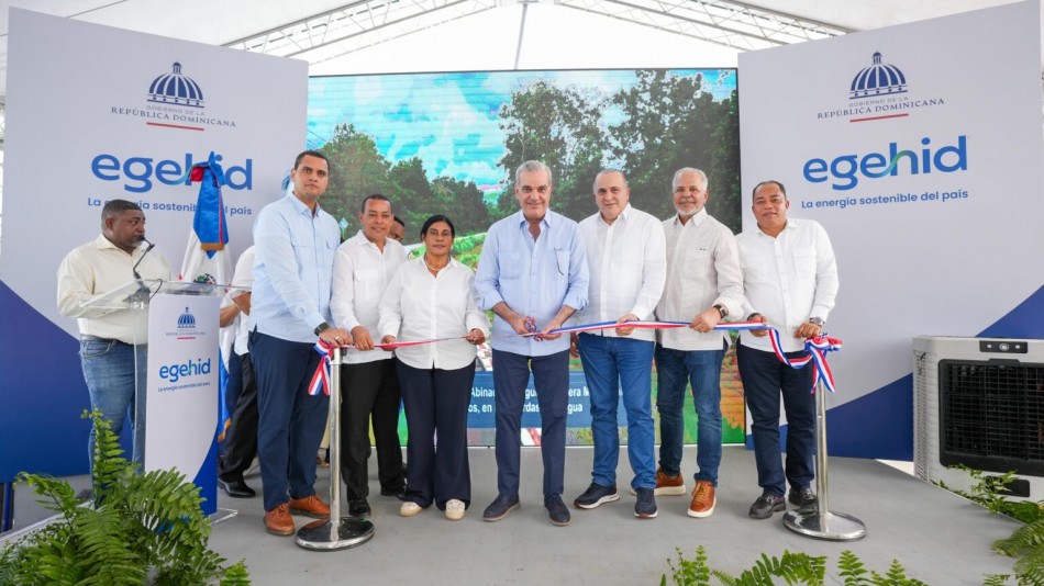 Presidente Luis Abinader inaugura carretera Mata Bonita&ndash;Los Memisos de 13.8 kil&oacute;metros