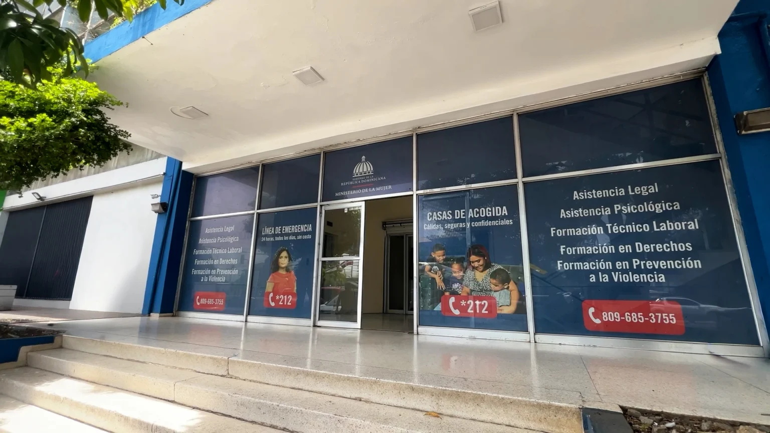 Ministerio de la Mujer pide a medios difundir l&iacute;neas ayuda violencia