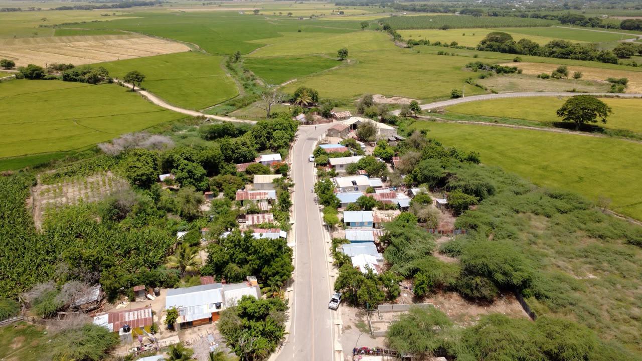 Luis Abinader inaugura carretera Palo Verde&ndash;Laguna Verde en Montecristi