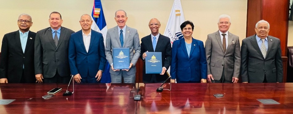 Mescyt y la Universidad Isa firman convenio incorpora otros 30 jóvenes becados de la región suroeste para estudiar Ciencias Agronómicas