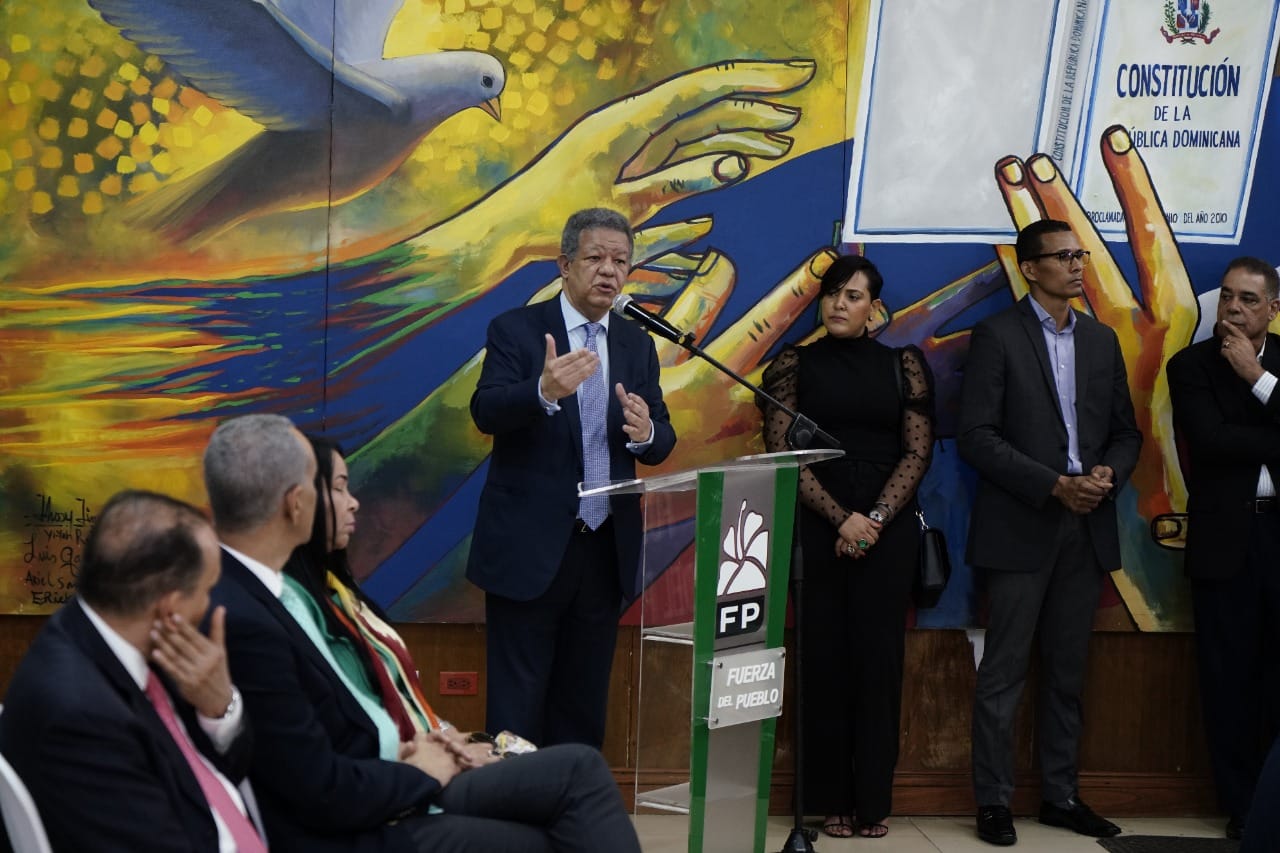 Leonel Fern&aacute;ndez afirma gobierno toma &ldquo;medidas reactivas a ra&iacute;z de las observaciones" que hace la FP