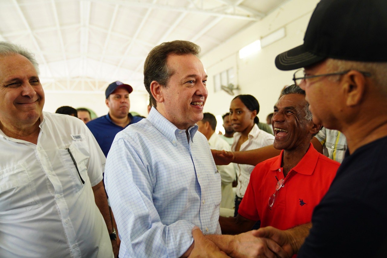 Ito Bison&oacute; anuncia en gobierno provincial nuevo subsidio al pollo