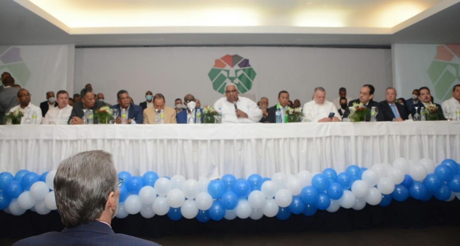 Presentan plataforma de concertaci&oacute;n pol&iacute;tica GANAREMOS