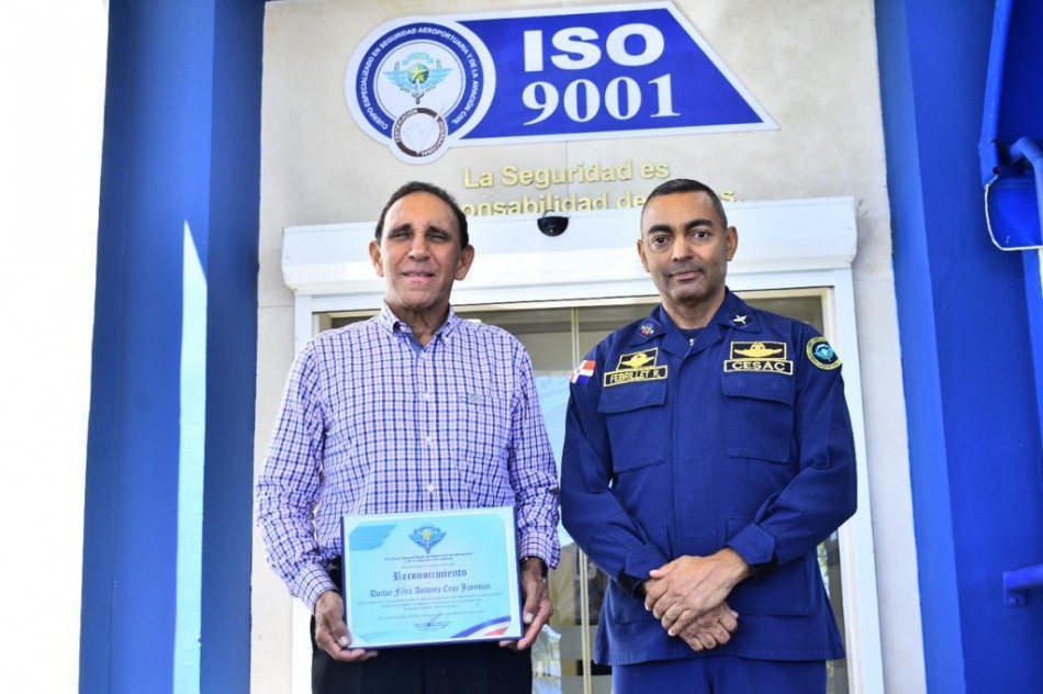 CESAC Reconoce Labor del Dr. Cruz Jimini&aacute;n