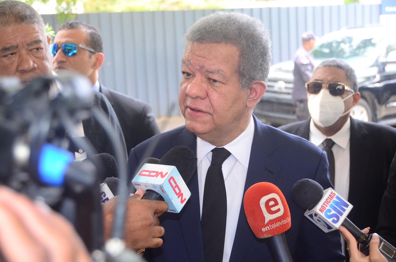 Leonel Fern&aacute;ndez dice que sociedad dominicana est&aacute; doblemente enlutecida por fallecimiento de Ivonne Haza y Frank Rodr&iacute;guez
