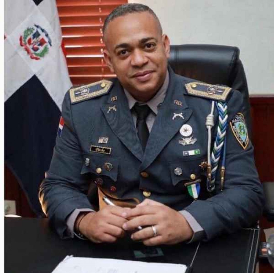 General Retirado (P.N) José C. Poche Valdez Sale en Defensa Gral. Brown Pérez...!!!