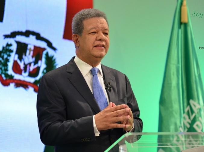 Leonel Fern&aacute;ndez remacha sugiriendo no reintroducir proyecto de trata de personas