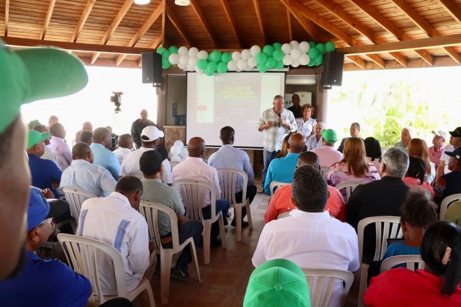 FP re&uacute;ne a sus aspirantes a cargos municipales y distritales de 4 provincias del sur