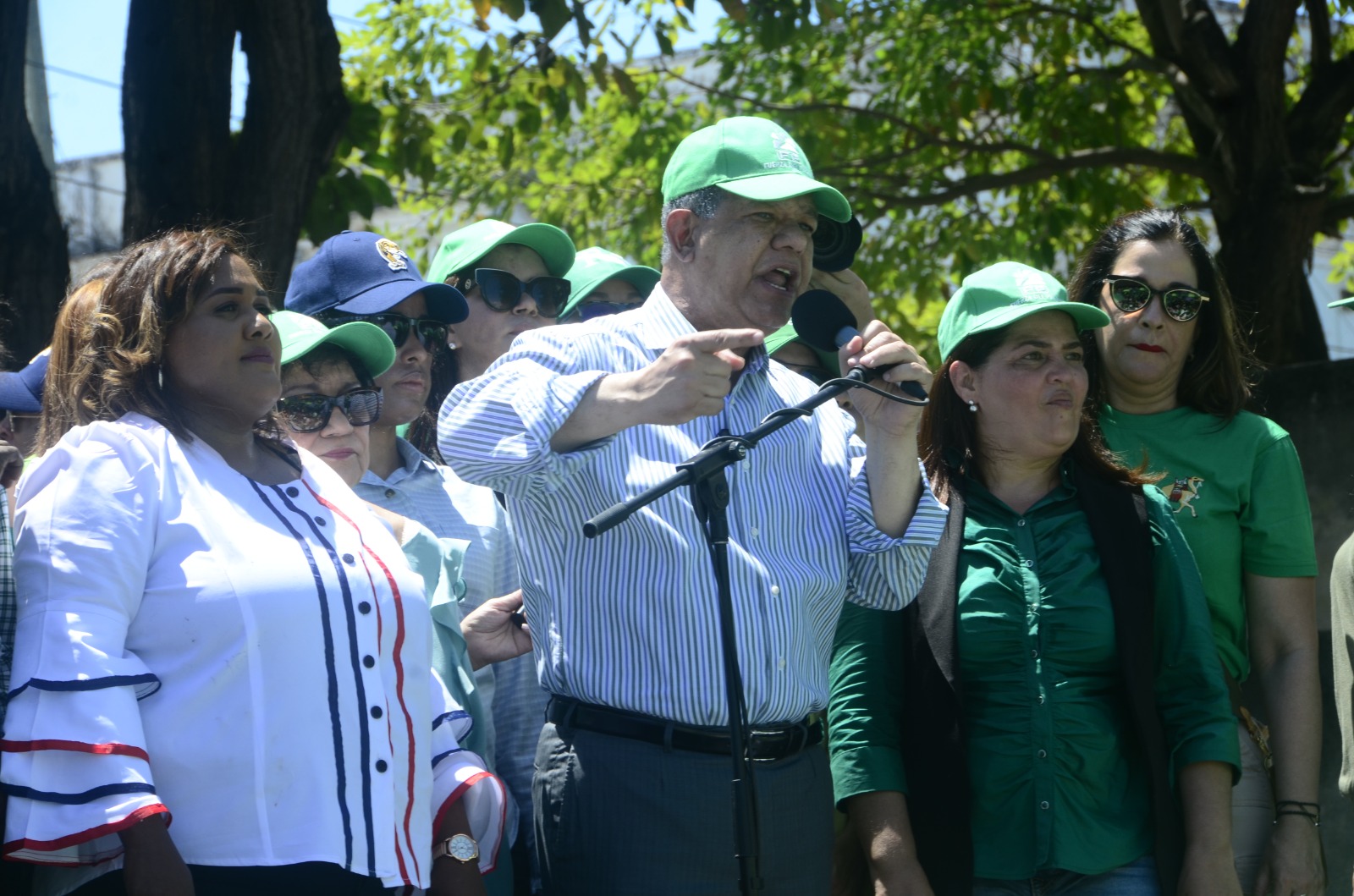 Presidente del partido Fuerza del Pueblo Leonel Fern&aacute;ndez resalta el apoyo de  miles de mujeres dominicanas
