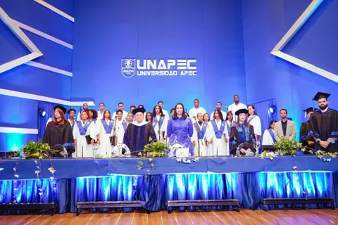 Unapec grad&uacute;a a  630 nuevos profesionales 