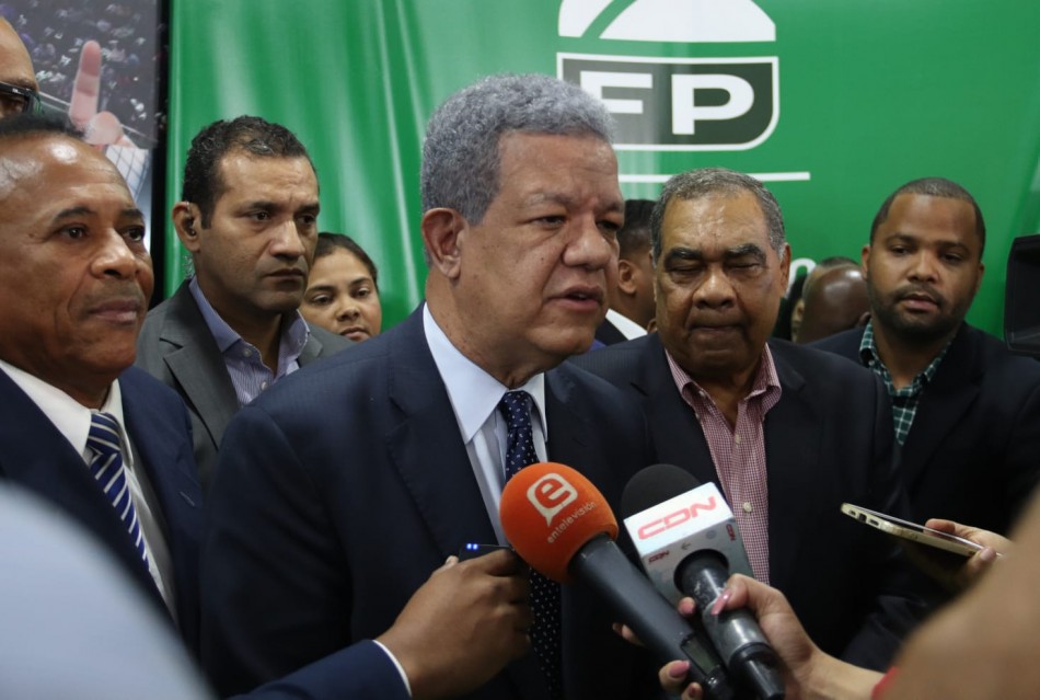  Leonel Fern&aacute;ndez manifiesta su intenci&oacute;n al partido para ganar en la primera vuelta 