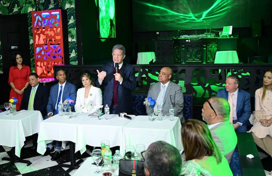Leonel Fernández realizará el proyecto de inteligencia artificial para niños en NY