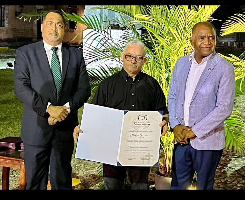 Asociaci&oacute;n de Fotoperiodista de Rep&uacute;blica Dominicana realiza el  homenaje p&oacute;stumo a fotorreportero gr&aacute;fico Pedrito Guzm&aacute;n  