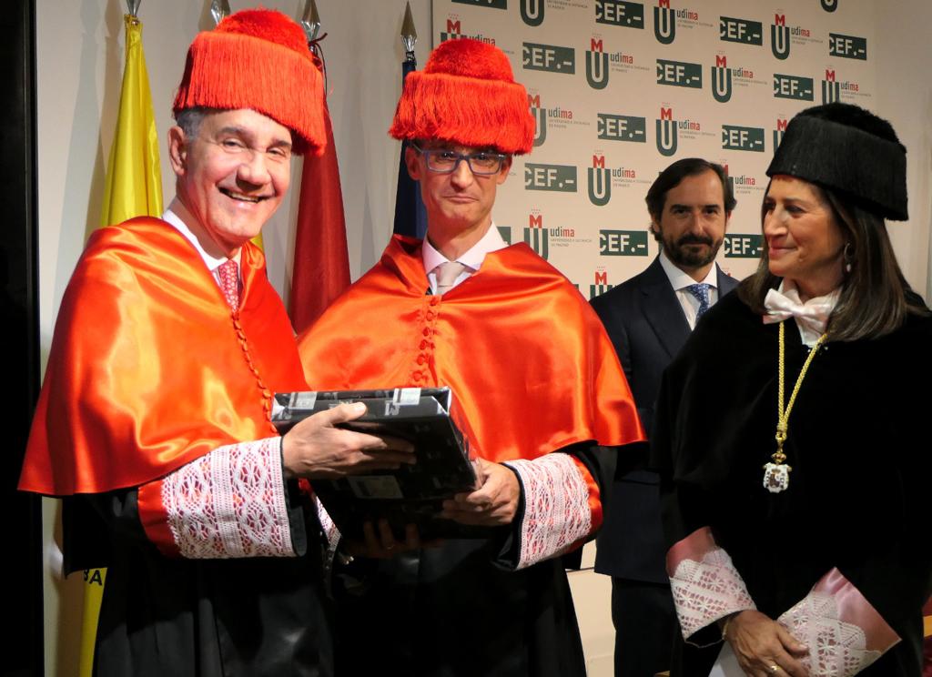 Universidad a Distancia de Madrid reconoce al doctor Franklin Garc&iacute;a Ferm&iacute;n  para entregarle el t&iacute;tulo de Doctor Honoris Causa