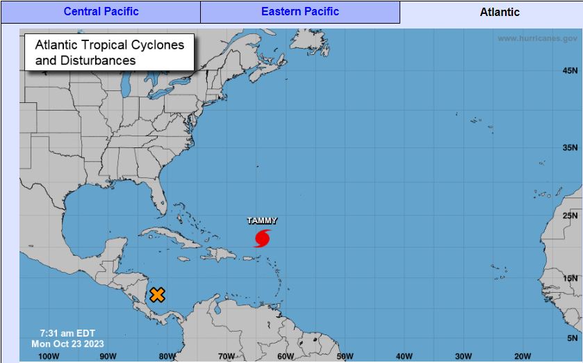 El huracán Tammy se mueve hacia el norte y aún produce lluvias en Islas de Sotavento