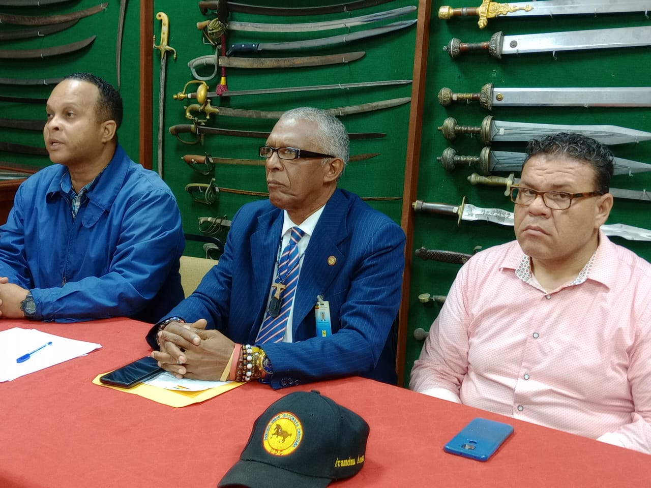 Nuevo esc&aacute;ndalo en Superate! Secretario general UDC Dr. Suero denuncia botellas de 40 y 50mil pesos como ofrecimiento del PRM para alianza con Luis "El Gallo"