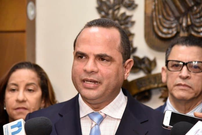 FP asegura que la JCE rectific&oacute; y reconoci&oacute; reclamos de oposici&oacute;n